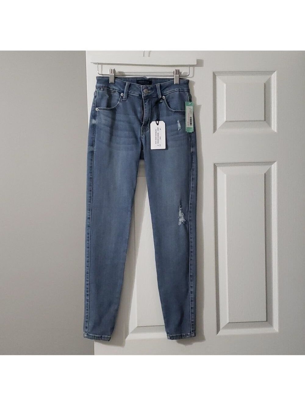 Jeans - Picture 1 of 7